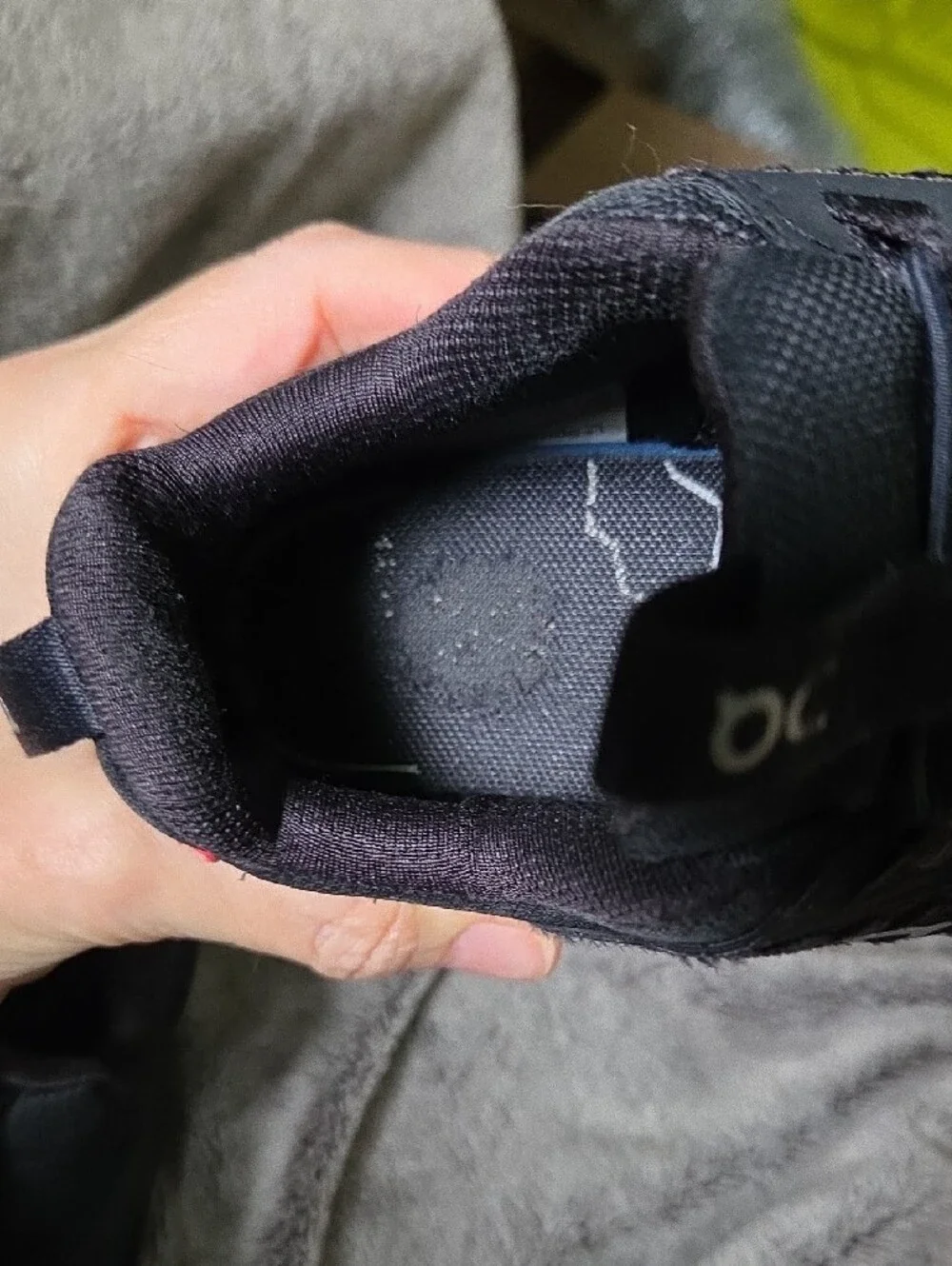 On Cloudswift (OC) All Black Size 1.5Y Sneaker
